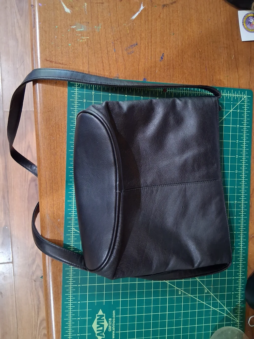 Women's Black Leather Shoulder Bag - Classic Everyday Carry